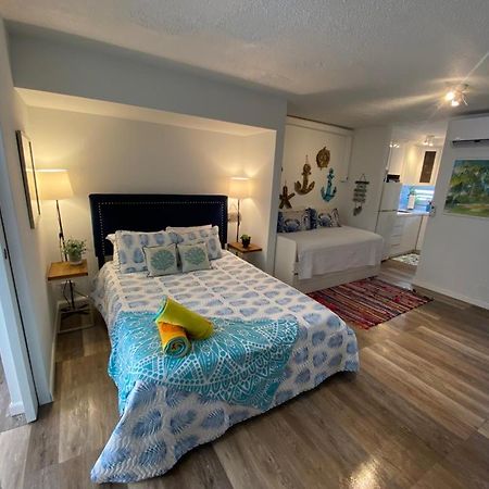 Kasa Ocean Breeze - Cabana Studio Apartment Beachfront Condo Pool San Juan Luaran gambar