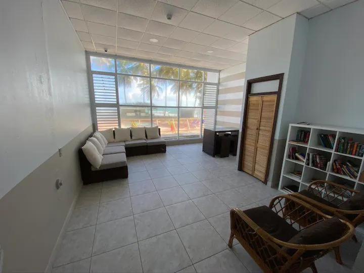 Kasa Ocean Breeze - Cabana Studio Apartment Beachfront Condo Pool San Juan Luaran gambar