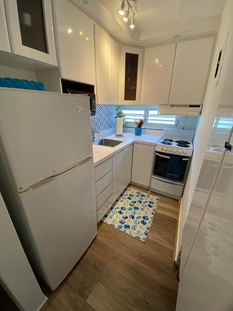 Kasa Ocean Breeze - Cabana Studio Apartment Beachfront Condo Pool San Juan Luaran gambar